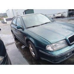 skoda octavia berlina (1u2) del año 1999