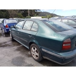 skoda octavia berlina (1u2) del año 1999