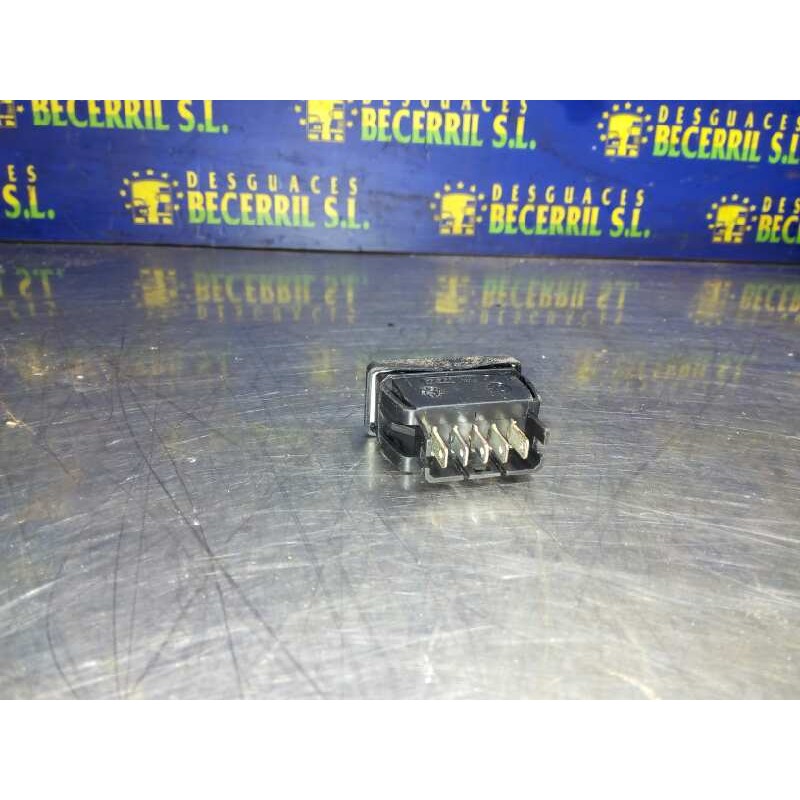 Recambio de mando elevalunas delantero derecho para citroen saxo 1.5 d image referencia OEM IAM Recambio de mando elevalunas delantero derecho para citroen saxo 1.5 d image referencia OEM IAM