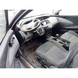 nissan primera berlina (p12) del año 2002