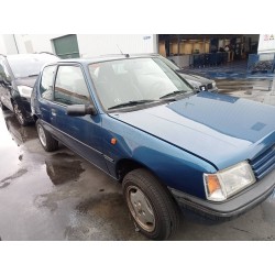 peugeot 205 berlina del año 1998