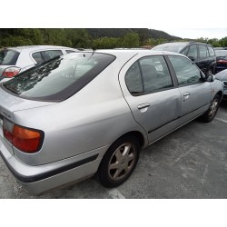 nissan primera berlina (p11) del año 1999