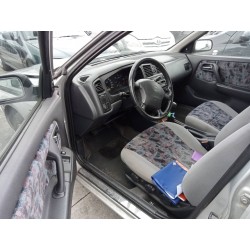 nissan primera berlina (p11) del año 1999