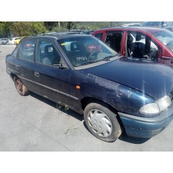 opel astra f berlina del año 1995