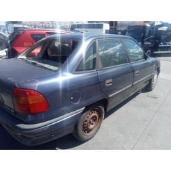 opel astra f berlina del año 1995