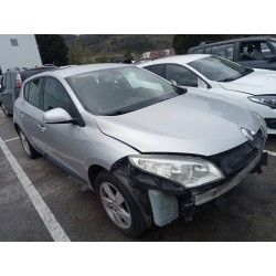 renault megane iii berlina 5 p del año 2009