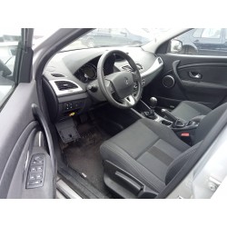 renault megane iii berlina 5 p del año 2009