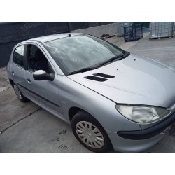 peugeot 206 berlina del año 2000