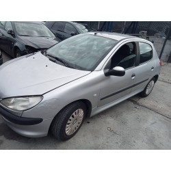 peugeot 206 berlina del año 2000