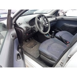 peugeot 206 berlina del año 2000