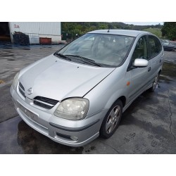 nissan almera tino (v10m) del año 2004
