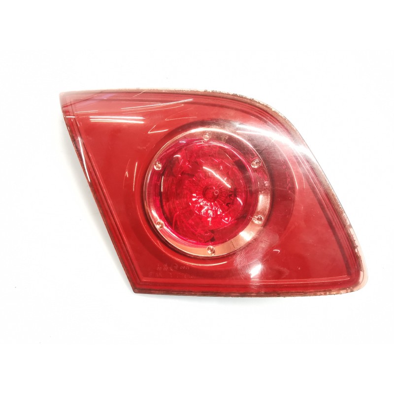 Recambio de piloto trasero central izquierdo para mazda 3 berlina (bk) 1.6 vvt active referencia OEM IAM Recambio de piloto trasero central izquierdo para mazda 3 berlina (bk) 1.6 vvt active referencia OEM IAM