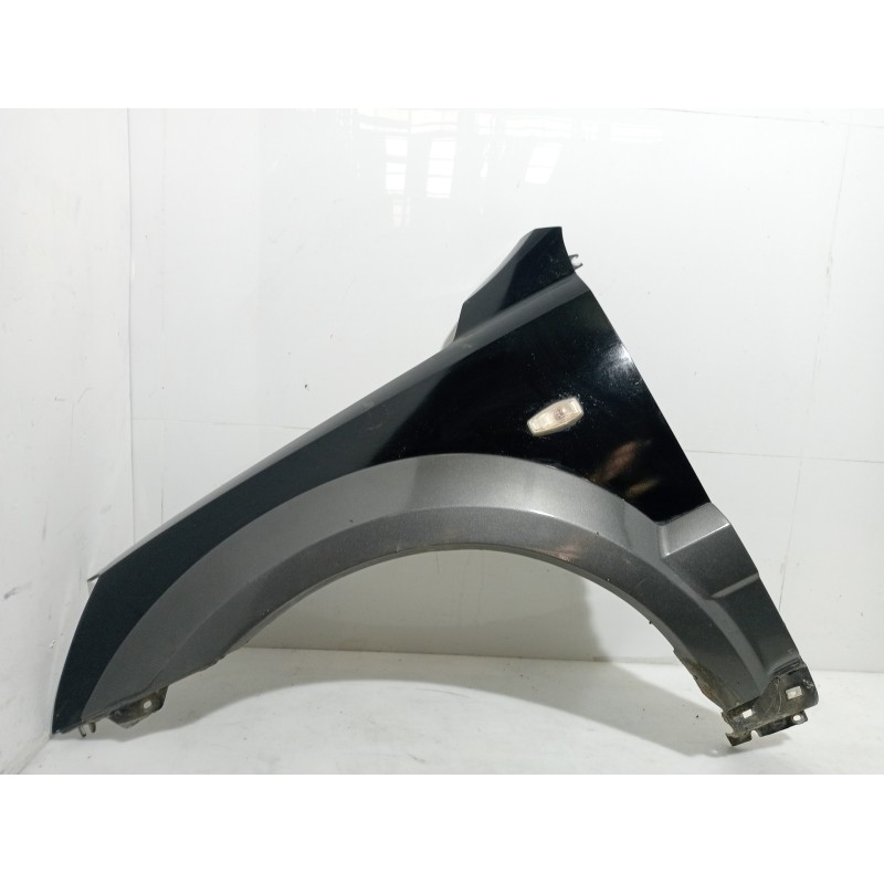 Recambio de aleta delantera izquierda para kia sorento 2.5 crdi cat referencia OEM IAM   