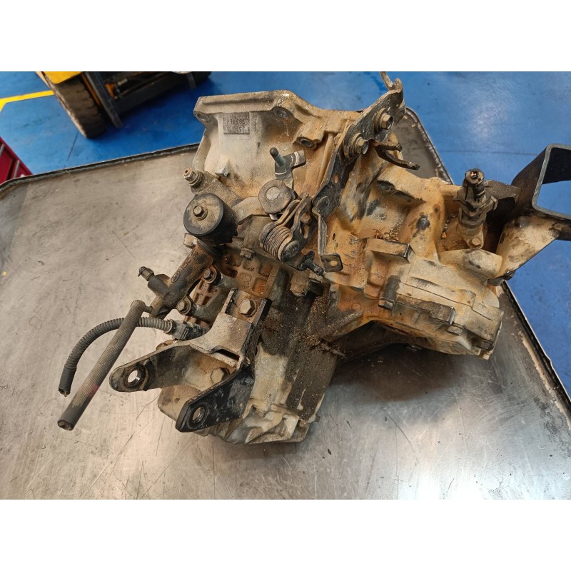 Recambio de caja cambios para hyundai matrix (fc) 1.6 gls referencia OEM IAM J51873  