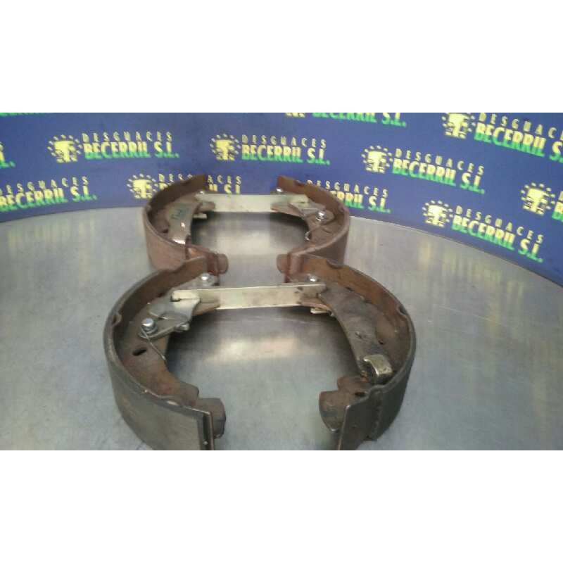 Recambio de zapatas traseras para ford transit bus 1995 tourneo 2.5 glx referencia OEM IAM Recambio de zapatas traseras para ford transit bus 1995 tourneo 2.5 glx referencia OEM IAM