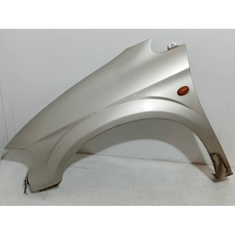 Recambio de aleta delantera izquierda para chrysler voyager (rg) 2.5 crd executive referencia OEM IAM   