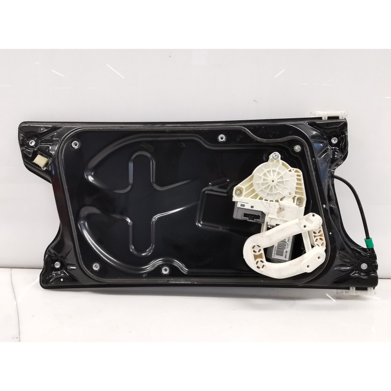 Recambio de elevalunas delantero derecho para land rover discovery v6 td se referencia OEM IAM 964199100 Recambio de elevalunas delantero derecho para land rover discovery v6 td se referencia OEM IAM 964199100
