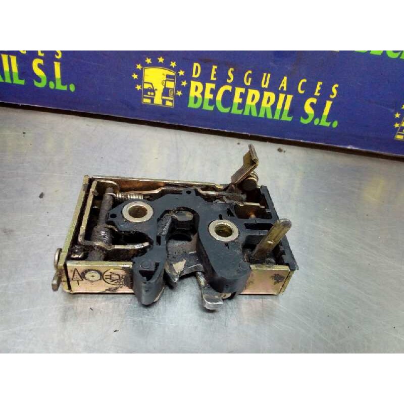 Recambio de cerradura puerta trasera derecha para volkswagen passat (321/23/27/31) básico referencia OEM IAM Recambio de cerradura puerta trasera derecha para volkswagen passat (321/23/27/31) básico referencia OEM IAM
