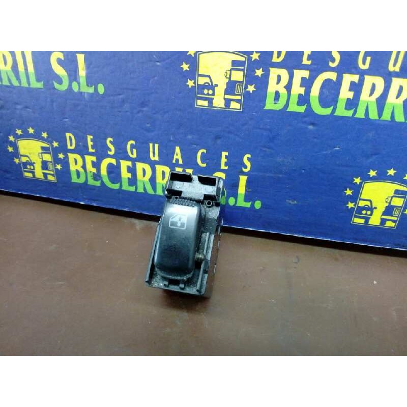 Recambio de mando elevalunas delantero derecho para hyundai trajet (fo) 2.0 crdi gls referencia OEM IAM Recambio de mando elevalunas delantero derecho para hyundai trajet (fo) 2.0 crdi gls referencia OEM IAM