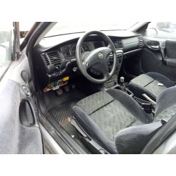 opel vectra b berlina del año 1999