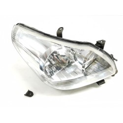 Recambio de faro derecho para toyota verso active referencia OEM IAM 811100F090  