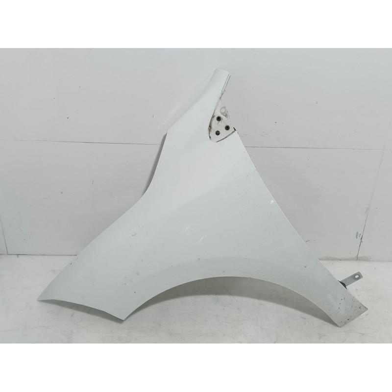 Recambio de aleta delantera izquierda para renault megane iii berlina 5 p dynamique referencia OEM IAM   