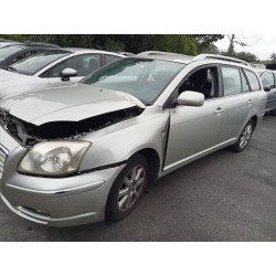 toyota avensis wagon (t25) del año 2004