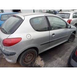 peugeot 206 berlina del año 2000