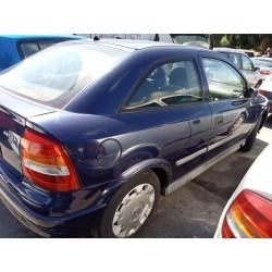 opel astra g berlina del año 2000