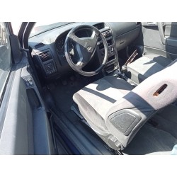 opel astra g berlina del año 2000