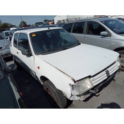 peugeot 205 berlina del año 1950