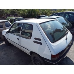 peugeot 205 berlina del año 1950