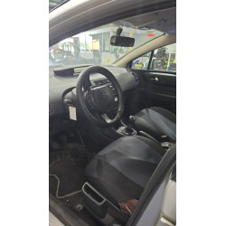 citroen c4 berlina del año 2010