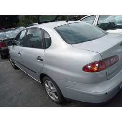 seat cordoba berlina (6l2) del año 2002