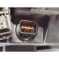 Recambio de faro derecho para ssangyong korando limited 4x2 referencia OEM IAM IF72023811  