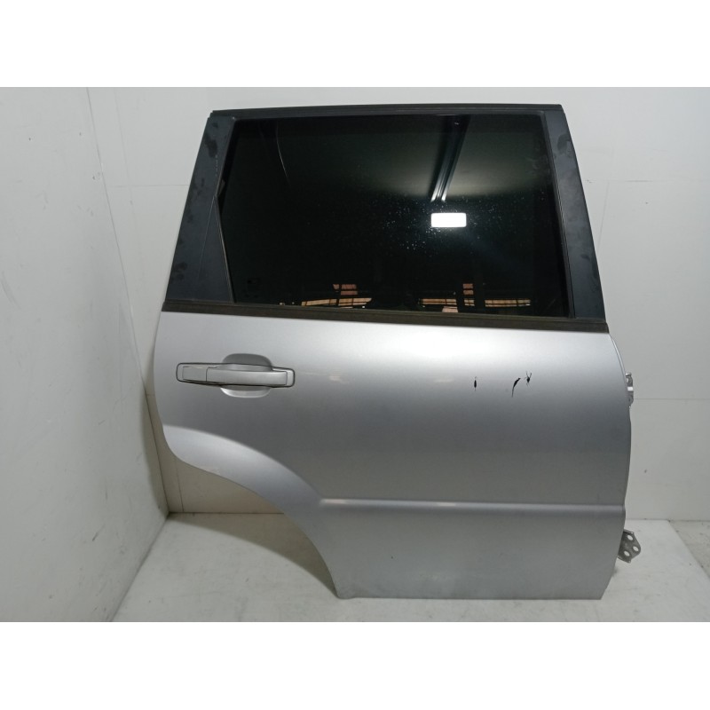 Recambio de puerta trasera derecha para ssangyong rexton rx 270 full referencia OEM IAM Recambio de puerta trasera derecha para ssangyong rexton rx 270 full referencia OEM IAM