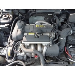volvo s40 berlina del año 1995