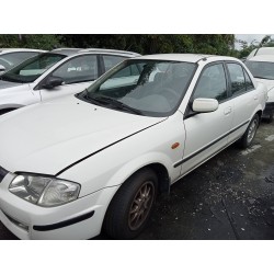 mazda 323 berlina f/s (bj) del año 2000