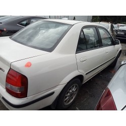 mazda 323 berlina f/s (bj) del año 2000