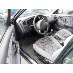 nissan primera berlina (p11) del año 1999