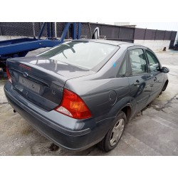 ford focus berlina (cak) del año 2003