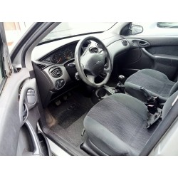ford focus berlina (cak) del año 2000
