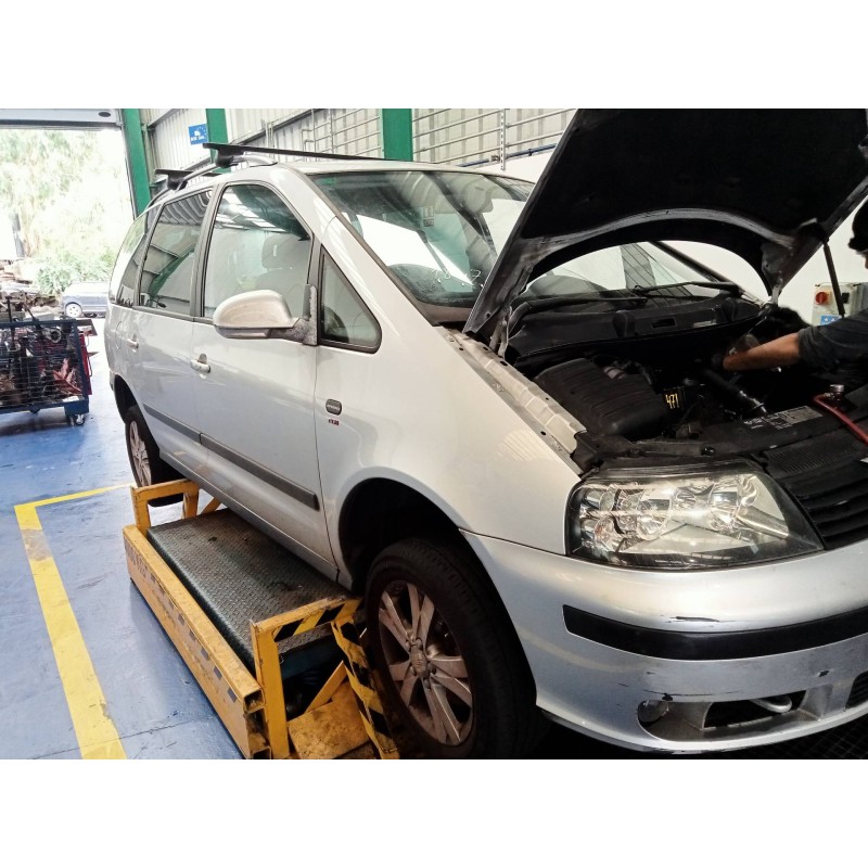 seat alhambra (7v9) del año 2010