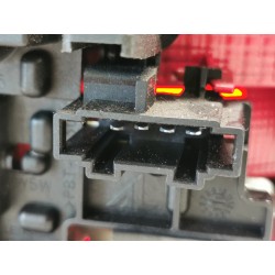 Recambio de piloto trasero central derecho para seat ibiza st (6j8) 1.2 12v referencia OEM IAM 6J8945094  