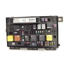 Recambio de caja reles / fusibles para opel astra gtc enjoy referencia OEM IAM 13206753  