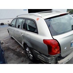 toyota avensis wagon (t25) del año 2005