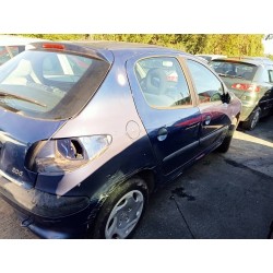 peugeot 206 berlina del año 2001