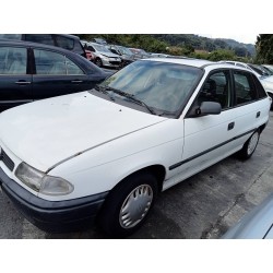 opel astra f berlina del año 1995