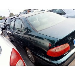 toyota avensis berlina (t 22) del año 2001