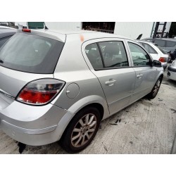 opel astra h berlina del año 2007